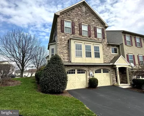 1901 Roxbury Ct, Mechanicsburg, PA 17055