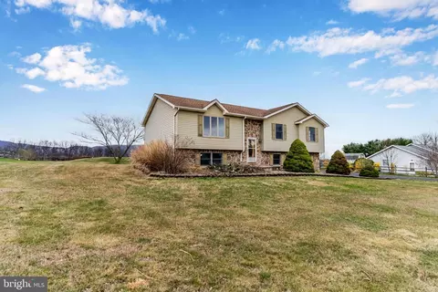 67 N North Mountain Rd, Newville, PA 17241
