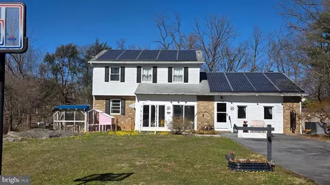 29 Clover Ln, Mechanicsburg, PA 17050