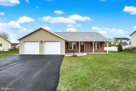 416 Freedom Dr, Shippensburg, PA 17257