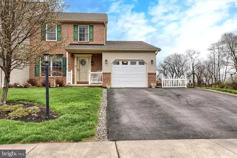 66 Nottingham Dr, Mechanicsburg, PA 17050