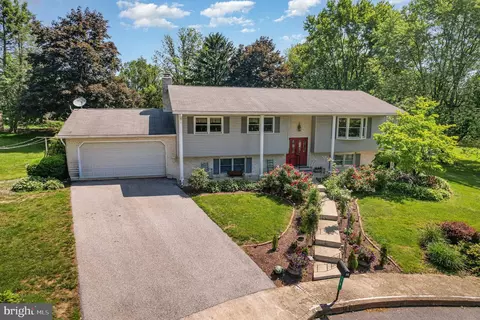 14 Douglas Ct, Carlisle, PA 17013