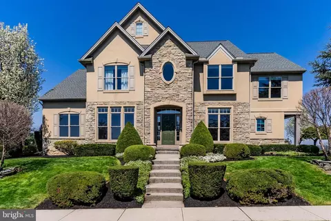 3710 Falkstone Dr, Mechanicsburg, PA 17050