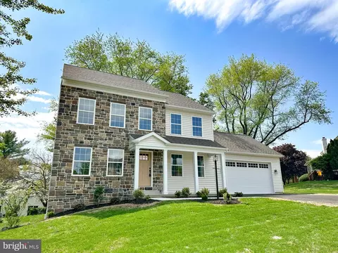 144 Cricket Ln, Camp Hill, PA 17011