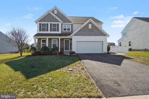 7 Waverly Ln, Carlisle, PA 17015
