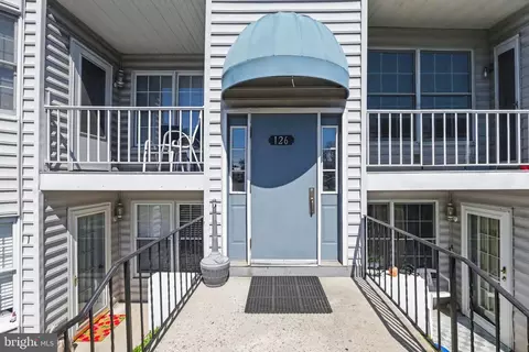 126 W Portland St, Mechanicsburg, PA 17055