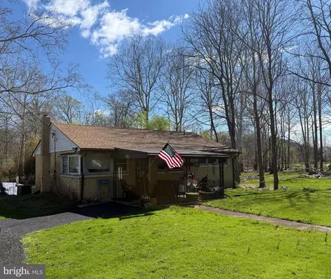 3805 Lisburn Rd, Mechanicsburg, PA 17055