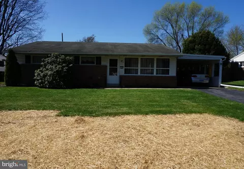 130 Wesley Dr, Mechanicsburg, PA 17055