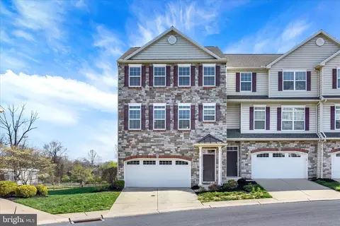 19 Indiana Cir, Lemoyne, PA 17043