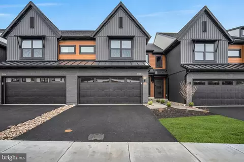 2160 S Autumn Chase Dr, Mechanicsburg, PA 17055