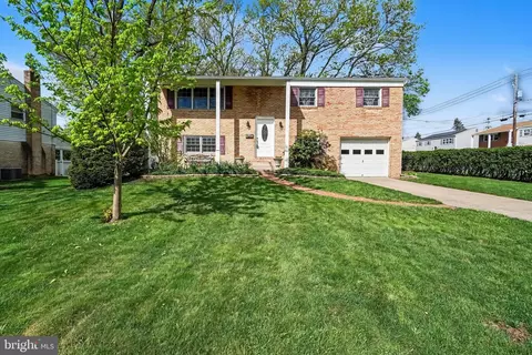 300 Thomas Dr, Mechanicsburg, PA 17050
