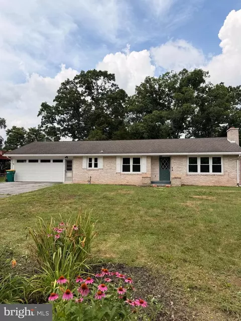 118 Sycamore Dr, Mount Holly Springs, PA 17065