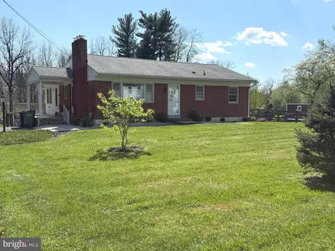 1239 York Rd, Mechanicsburg, PA 17055