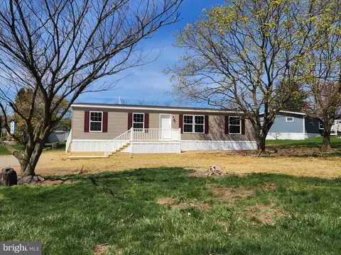 49 Mountain View Ter, Newville, PA 17241
