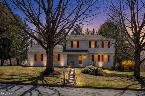 206 Cumberland Dr, Carlisle, PA 17013