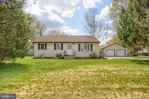 1916 Fisher Rd, Mechanicsburg, PA 17055