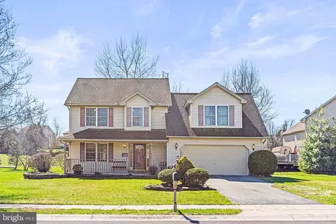 138 Westgate Dr, Mount Holly Springs, PA 17065