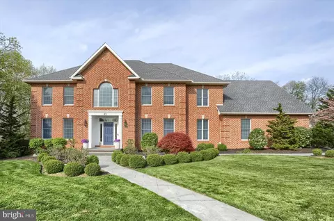 23 Emlyn Ln, Mechanicsburg, PA 17055