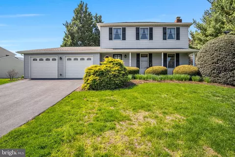 104 Ian Dr, Mount Holly Springs, PA 17065