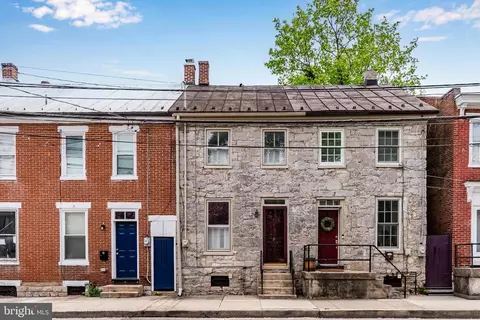19 N East St, Carlisle, PA 17013