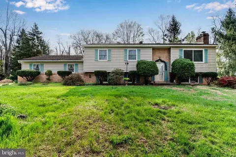 24 Richland Rd, Carlisle, PA 17015