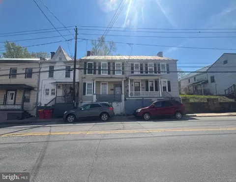 76 E Main St, Newville, PA 17241