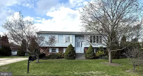129 Darr Ave, Carlisle, PA 17013