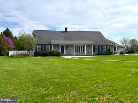 240 N Old Stonehouse Rd, Carlisle, PA 17015