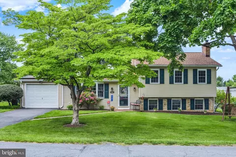 118 Nittany Dr, Mechanicsburg, PA 17055