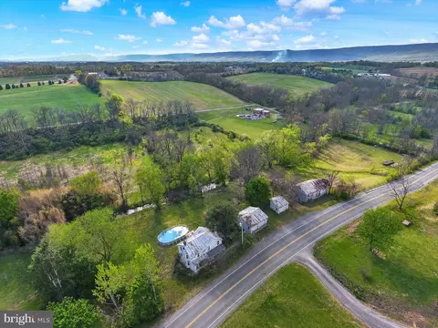122 Shippensburg Rd, Shippensburg, PA 17257