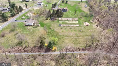 89 Beard Rd, Enola, PA 17025
