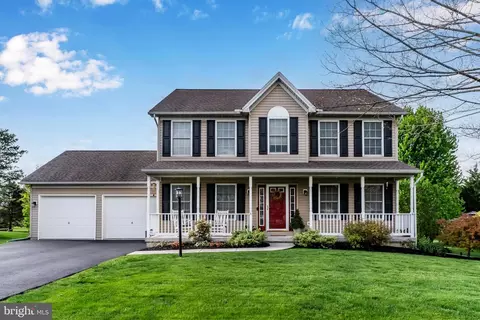 37 W Eppley Dr, Carlisle, PA 17015