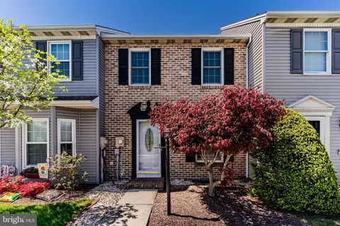 654 Park Ridge Dr, Mechanicsburg, PA 17055
