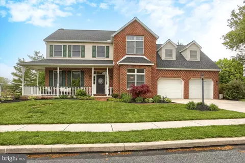 328 E Meadow Dr, Mechanicsburg, PA 17055