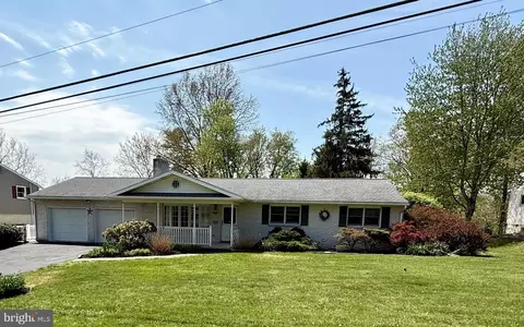 310 Hemlock Rd, Mechanicsburg, PA 17055