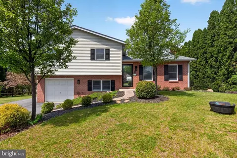 7 Lynn Ave, Newburg, PA 17240