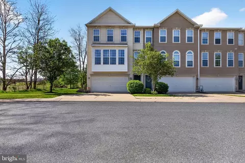 407 Brook Meadow Dr, Mechanicsburg, PA 17050