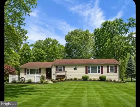 408 Penn St S, Shippensburg, PA 17257