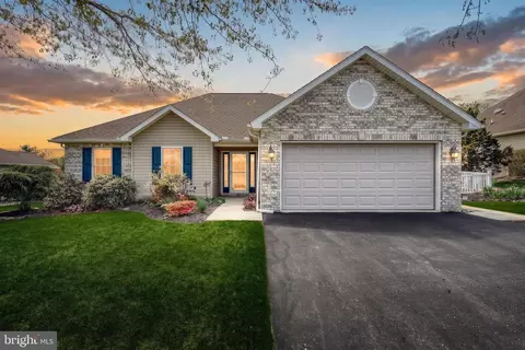303 Touchstone Dr, Carlisle, PA 17015