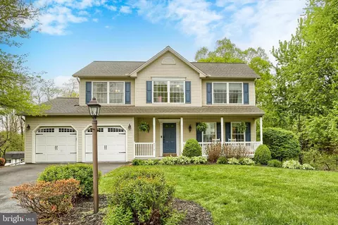 6319 Valleybrook Dr, Mechanicsburg, PA 17050