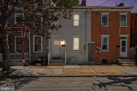 151 N Bedford St, Carlisle, PA 17013