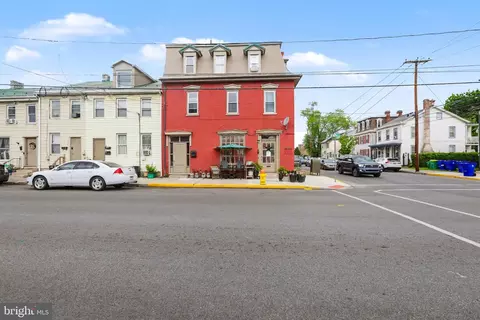 160 N West St, Carlisle, PA 17013