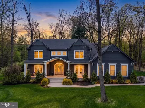 20 Barnitz Woods Dr, Mount Holly Springs, PA 17065