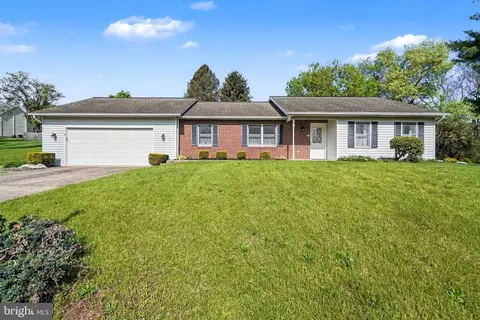280 Shatto Dr, Carlisle, PA 17013