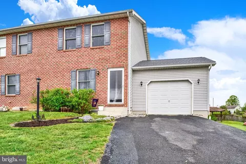 34 Larch Dr, Shippensburg, PA 17257