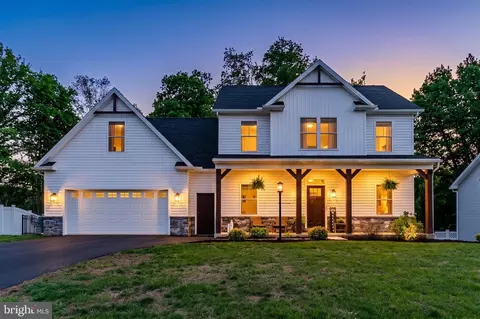 228 Parkway Dr, Mount Holly Springs, PA 17065