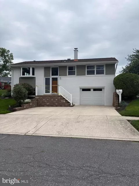 58 Burd Dr, Camp Hill, PA 17011