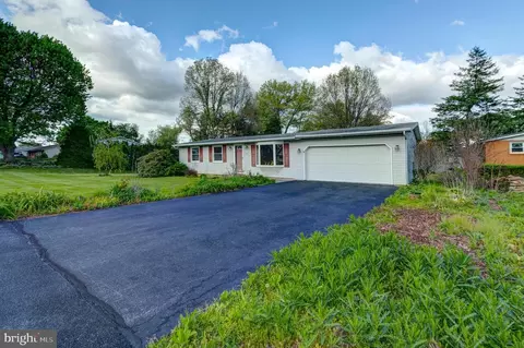 203 Shughart Ave, Boiling Springs, PA 17007
