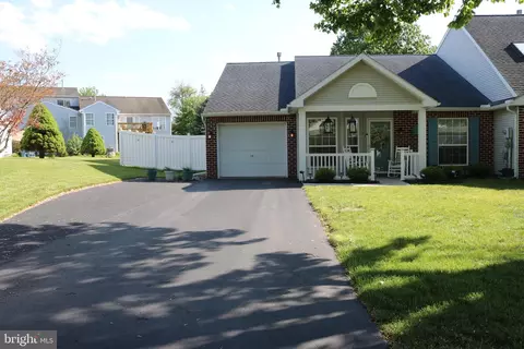 67 Greenfield Dr, Carlisle, PA 17015