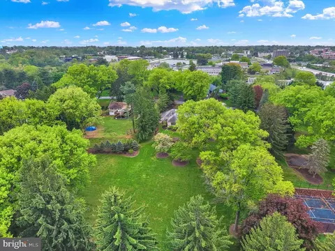 Beach Farm Road, Lemoyne, PA 17043